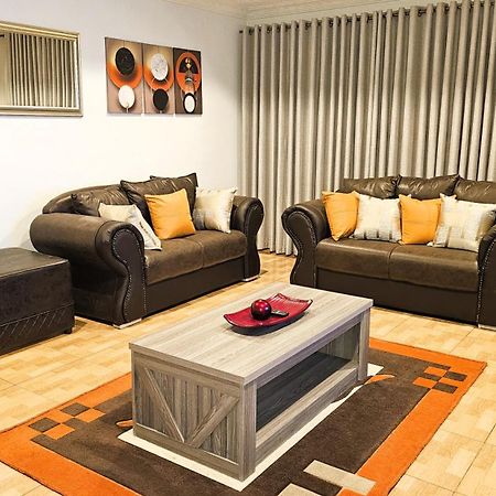 Grey Oak Holiday House Bulawayo Εξωτερικό φωτογραφία