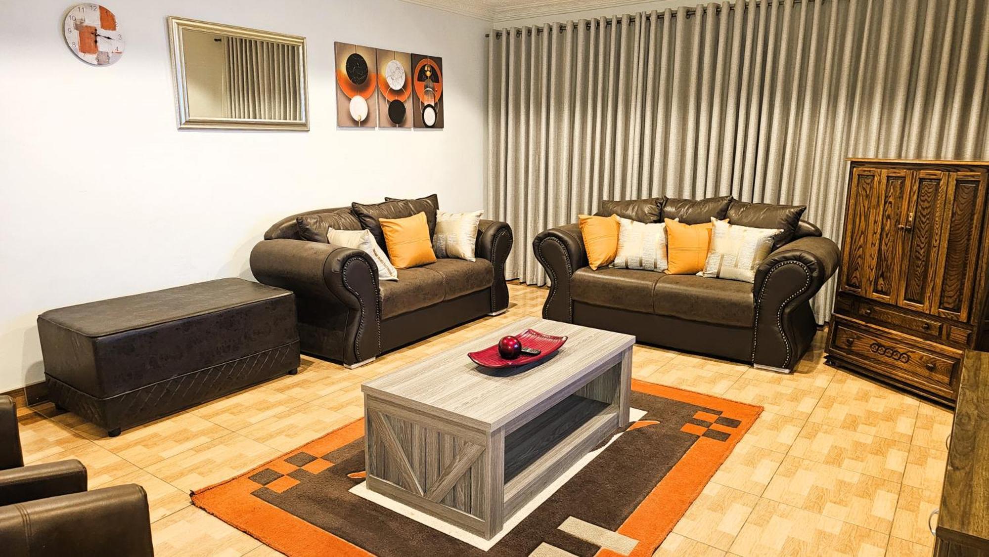 Grey Oak Holiday House Bulawayo Εξωτερικό φωτογραφία