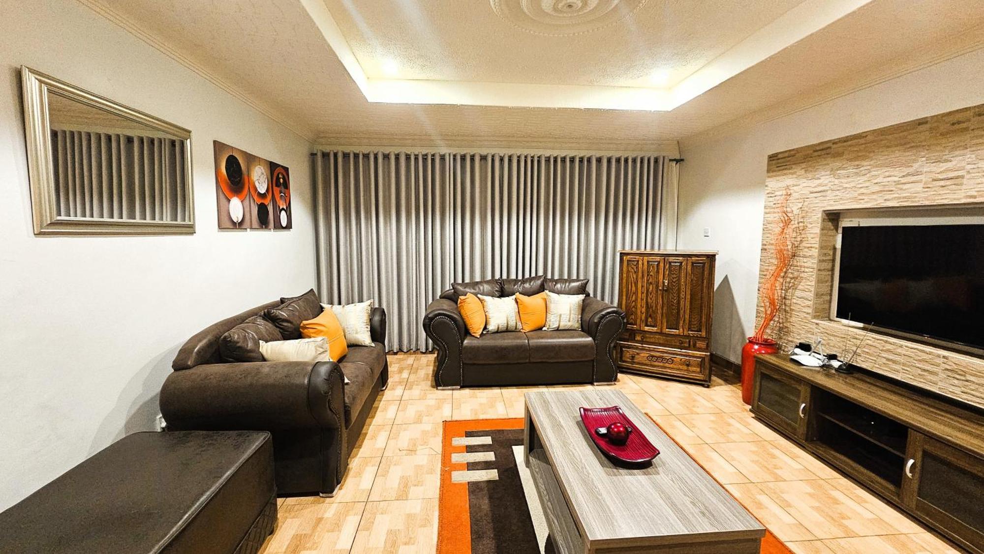 Grey Oak Holiday House Bulawayo Εξωτερικό φωτογραφία