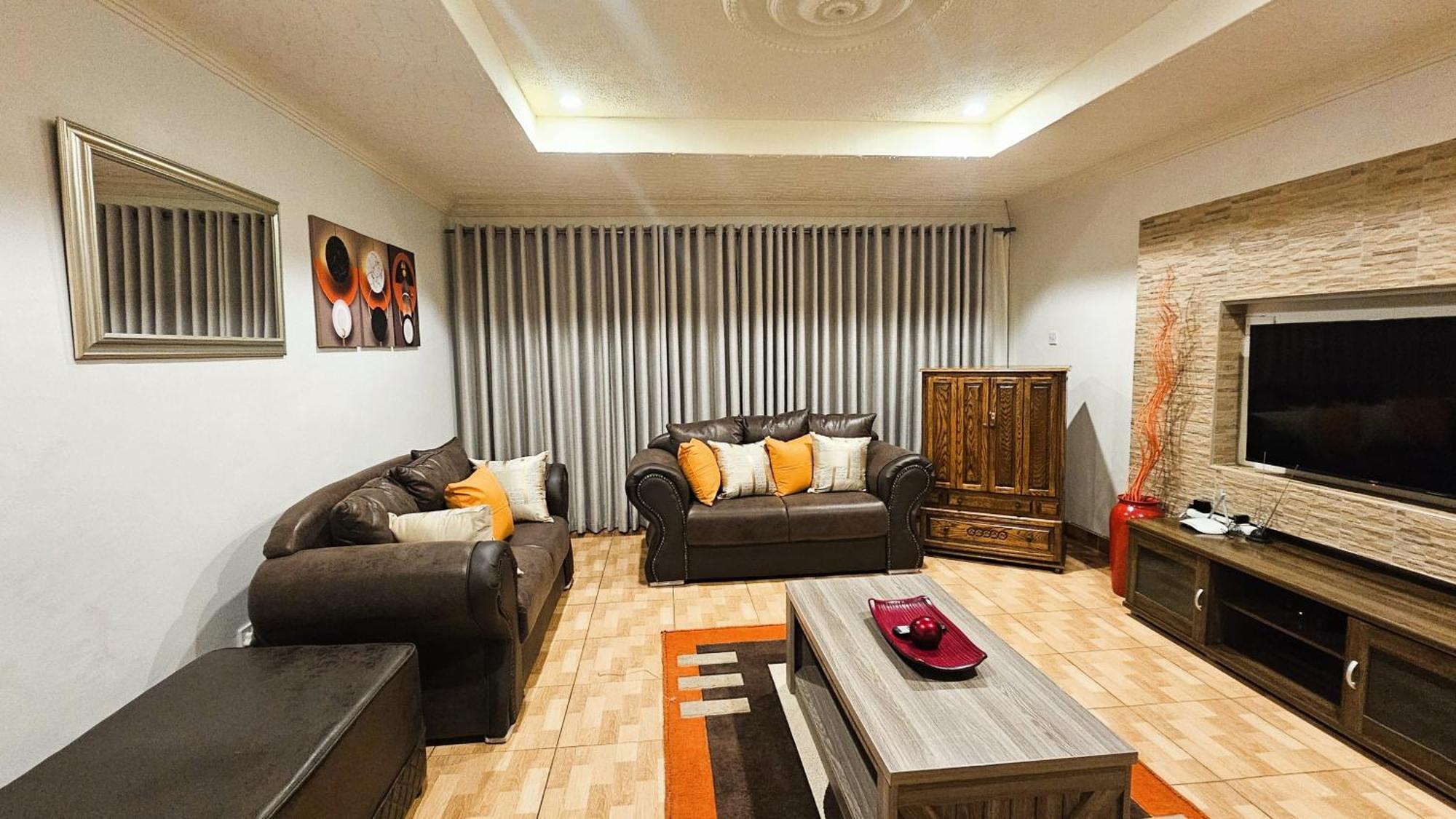 Grey Oak Holiday House Bulawayo Εξωτερικό φωτογραφία