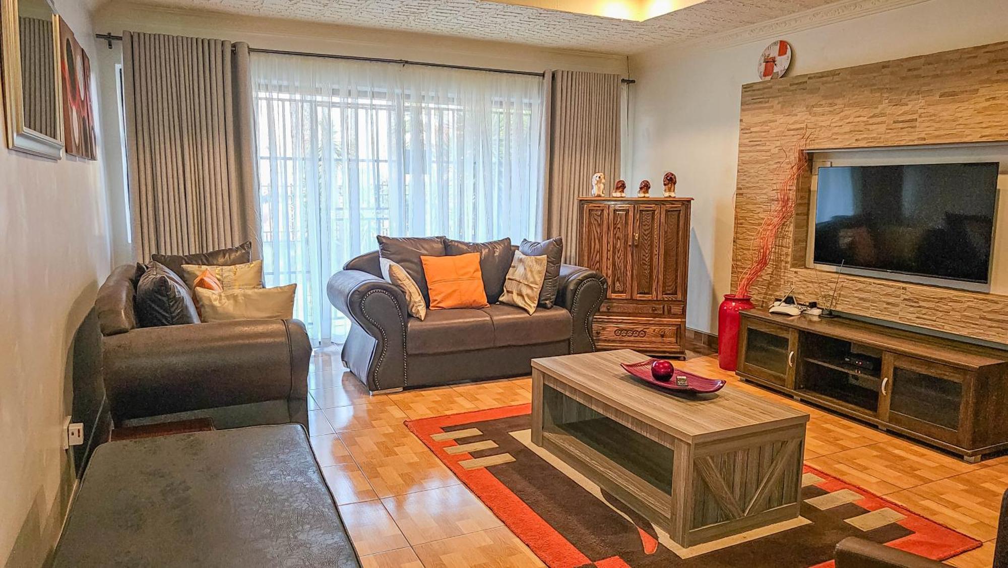 Grey Oak Holiday House Bulawayo Εξωτερικό φωτογραφία