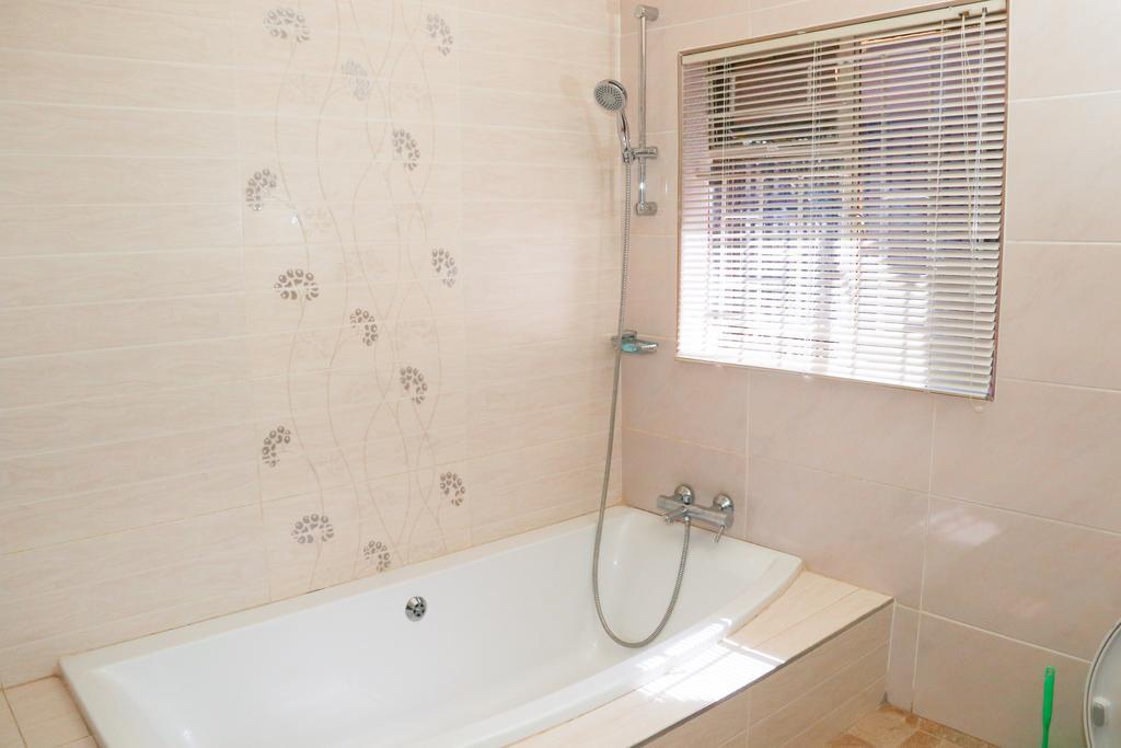 Grey Oak Holiday House Bulawayo Εξωτερικό φωτογραφία