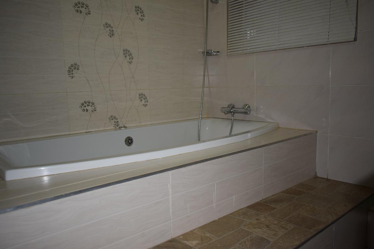 Grey Oak Holiday House Bulawayo Εξωτερικό φωτογραφία