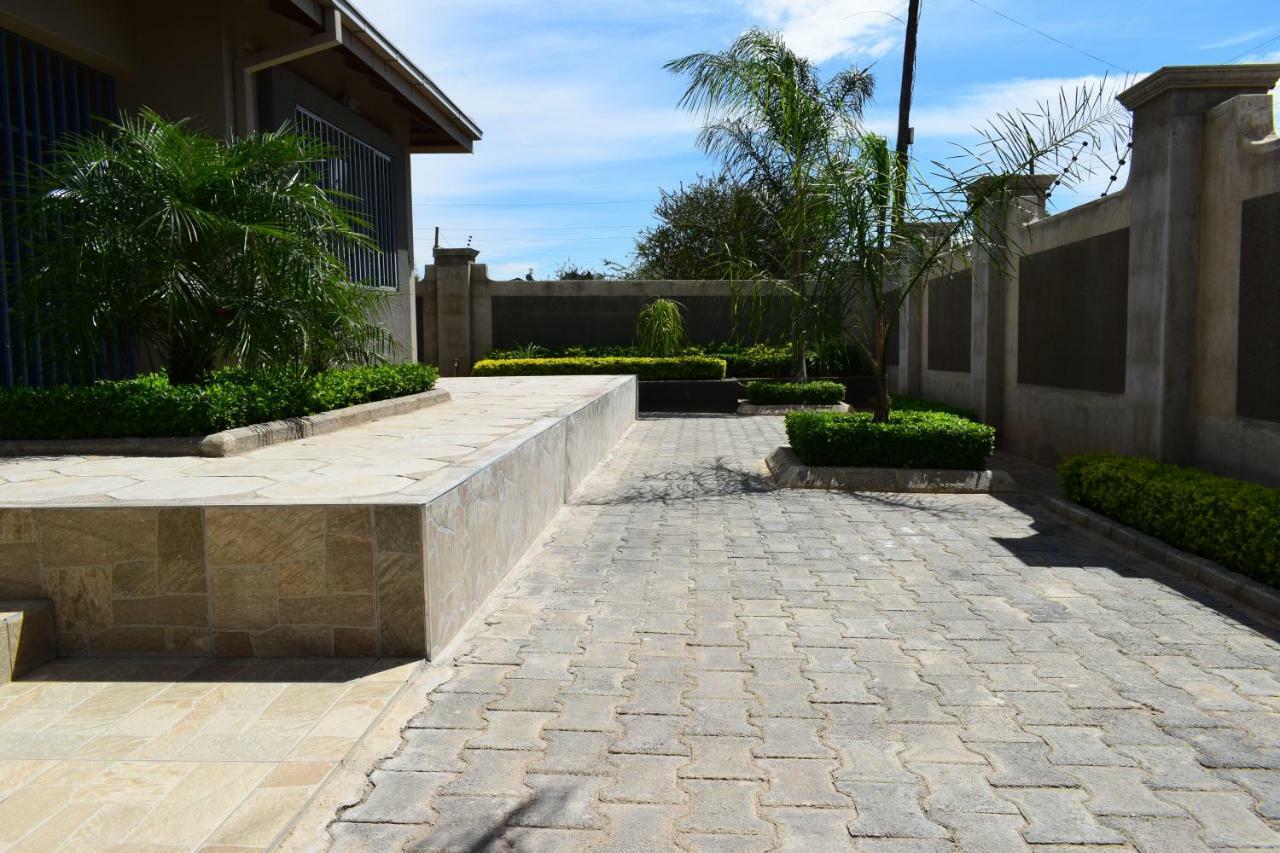 Grey Oak Holiday House Bulawayo Εξωτερικό φωτογραφία
