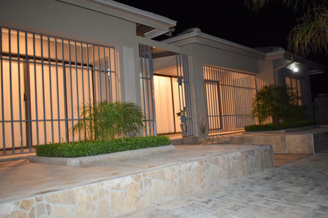 Grey Oak Holiday House Bulawayo Εξωτερικό φωτογραφία